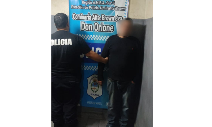 Almirante Brown: Aprehendieron a un conductor que circulaba con una VTV trucha